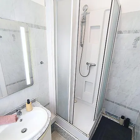 - Vauban - Proche Metro - Universite Lägenhet